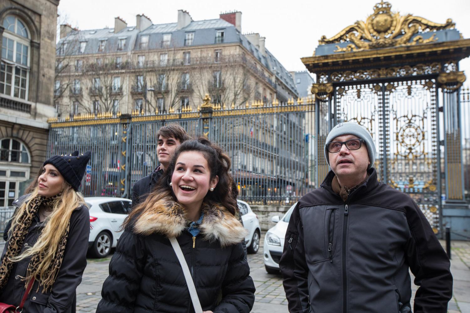 <a href='http://hui.hbwendu.org'>全球十大赌钱排行app</a>学院法语教授Pascal Rollet带领学生们到巴黎游学.